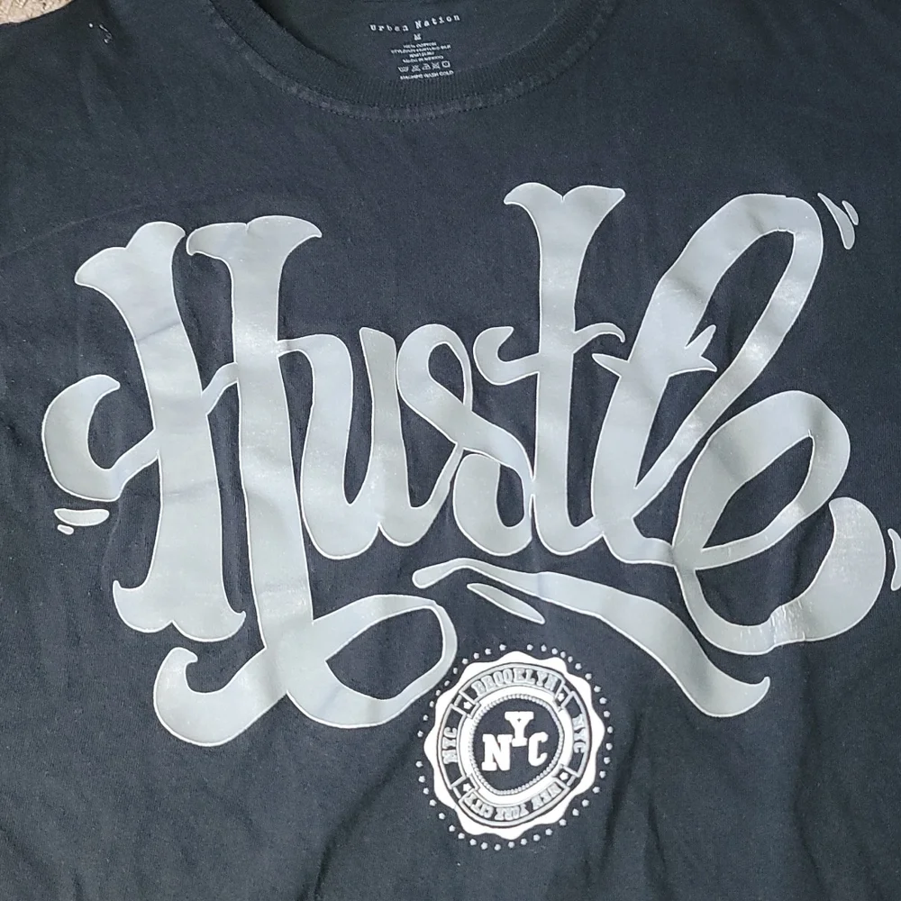 Hustle Tshirt - Picture 2 of 4